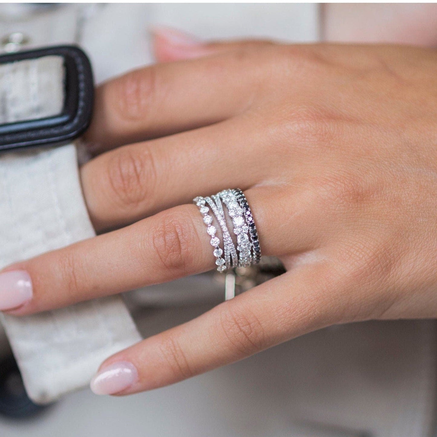 0.40 TCW Round Cut Cross Over Moissanite Wedding Band - farrellouise