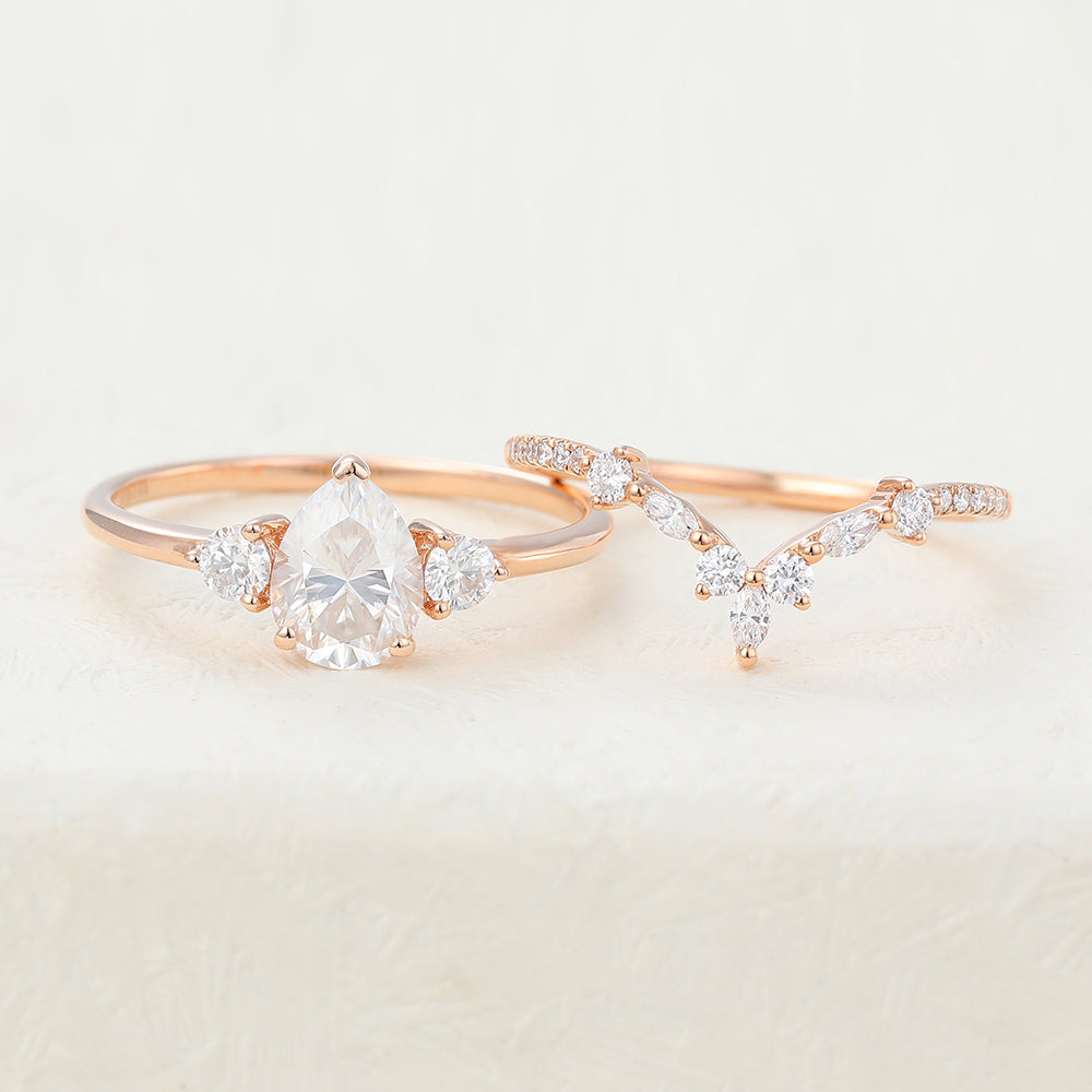1.0 CT Pear Moissanite Three Stones Bridal Ring Set - farrellouise