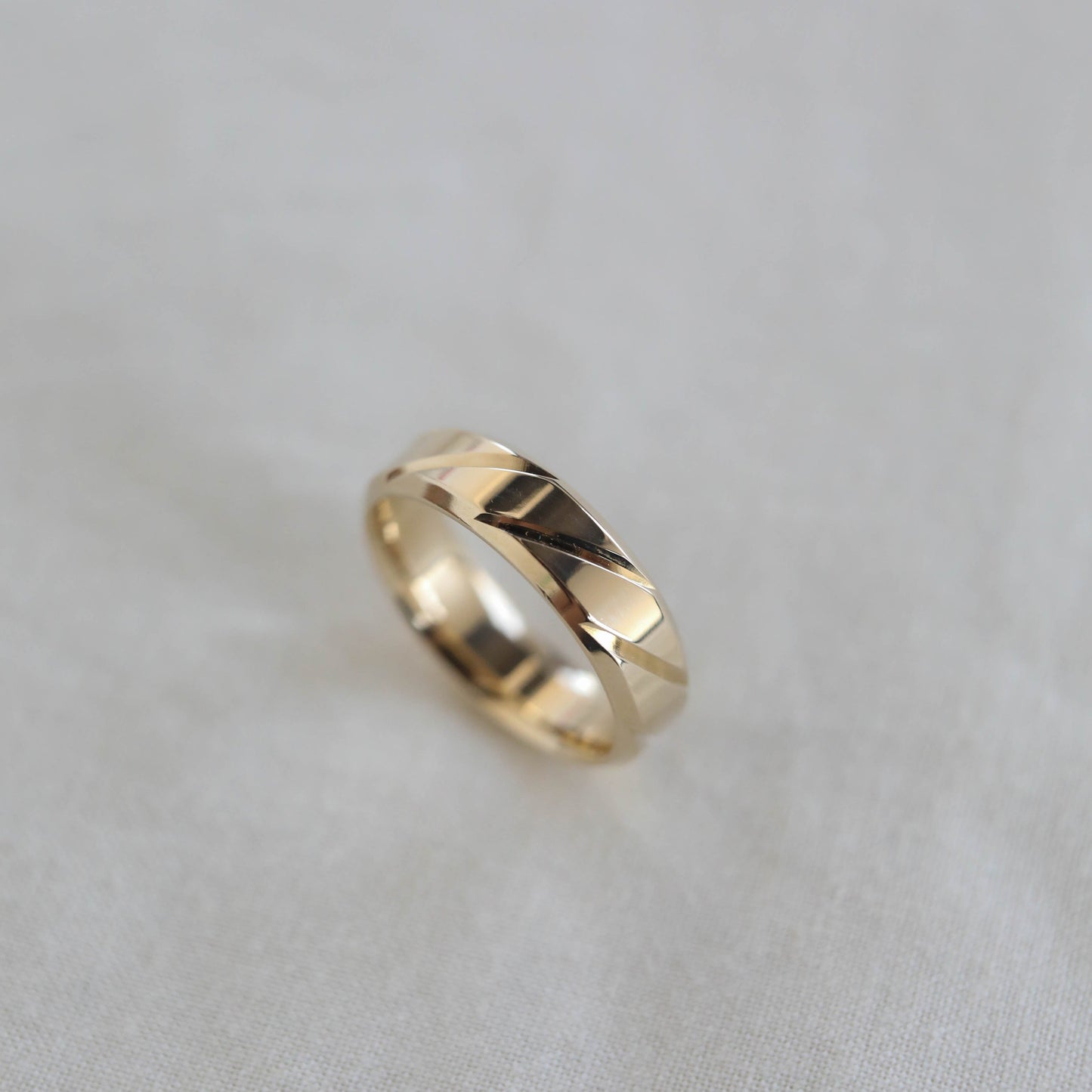 High-Polish Finish Regular Men's Band - farrellouise