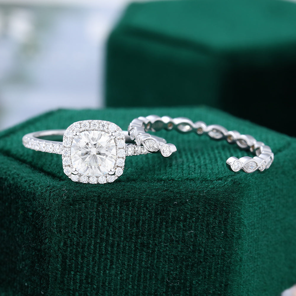 0.96 CT Cushion Moissanite Halo Bridal Ring Set - farrellouise