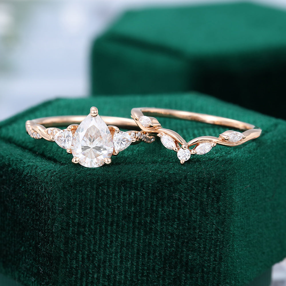1.0 CT Pear Moissanite Three Stone Bridal Ring Set - farrellouise