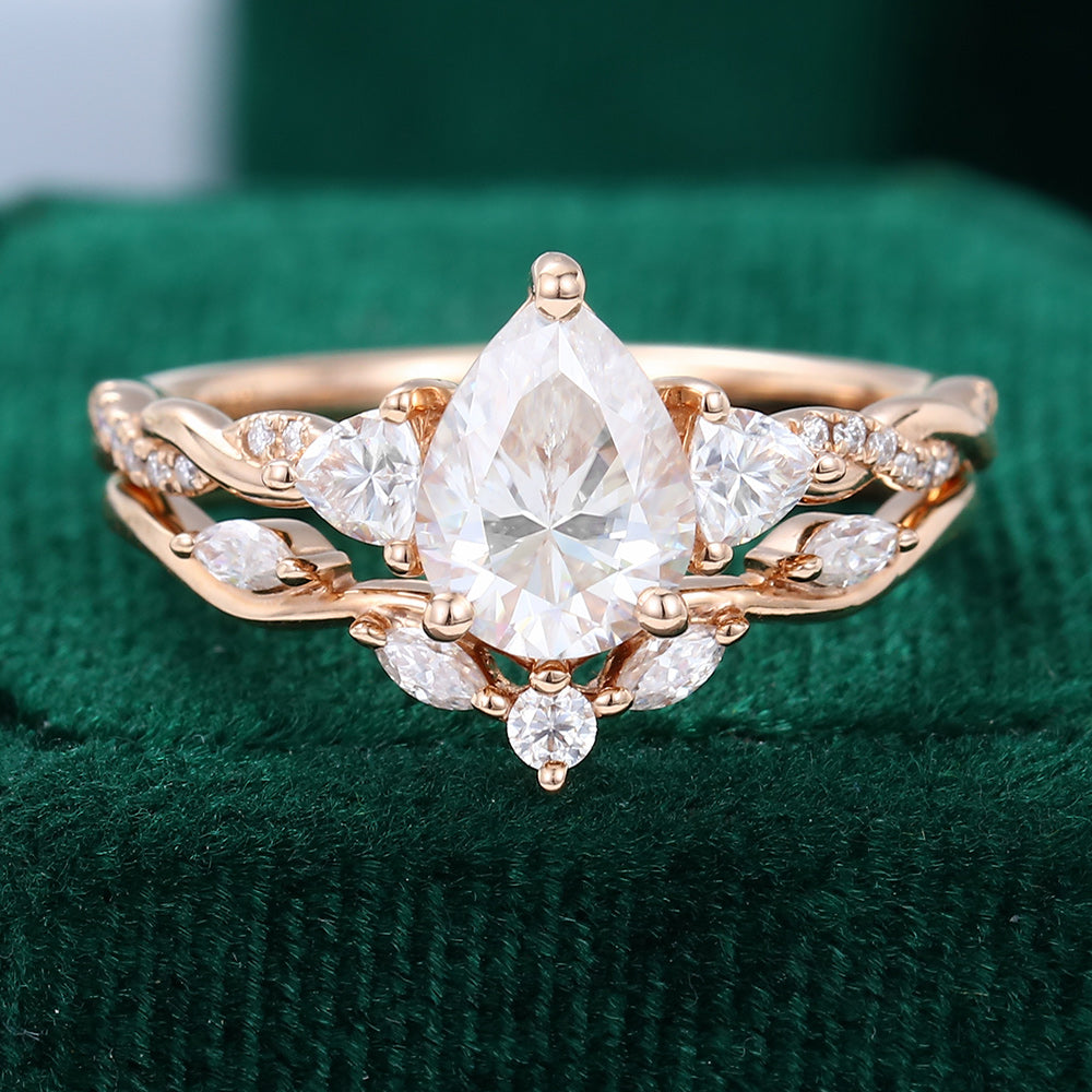 1.0 CT Pear Moissanite Three Stone Bridal Ring Set - farrellouise
