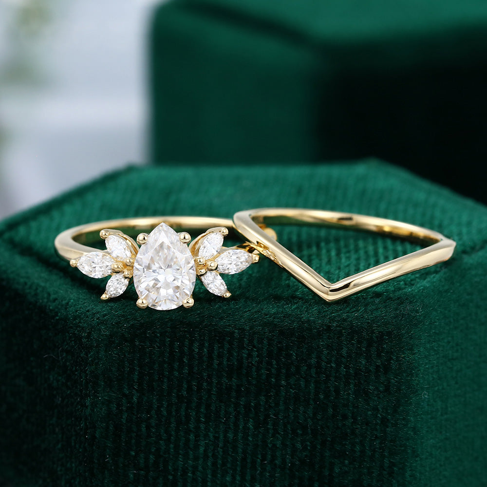 0.69 CT Pear Moissanite Cluster Bridal Ring Set - farrellouise