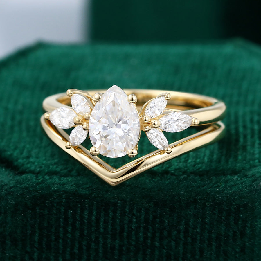 0.69 CT Pear Moissanite Cluster Bridal Ring Set - farrellouise