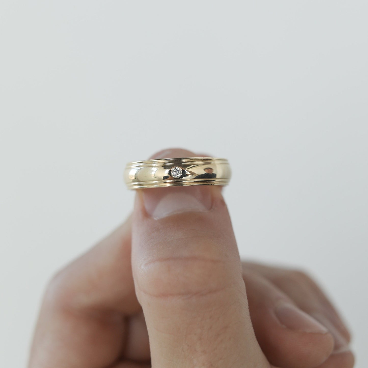 Classic Single Stone Polished Finish Men's Wedding Band - farrellouise