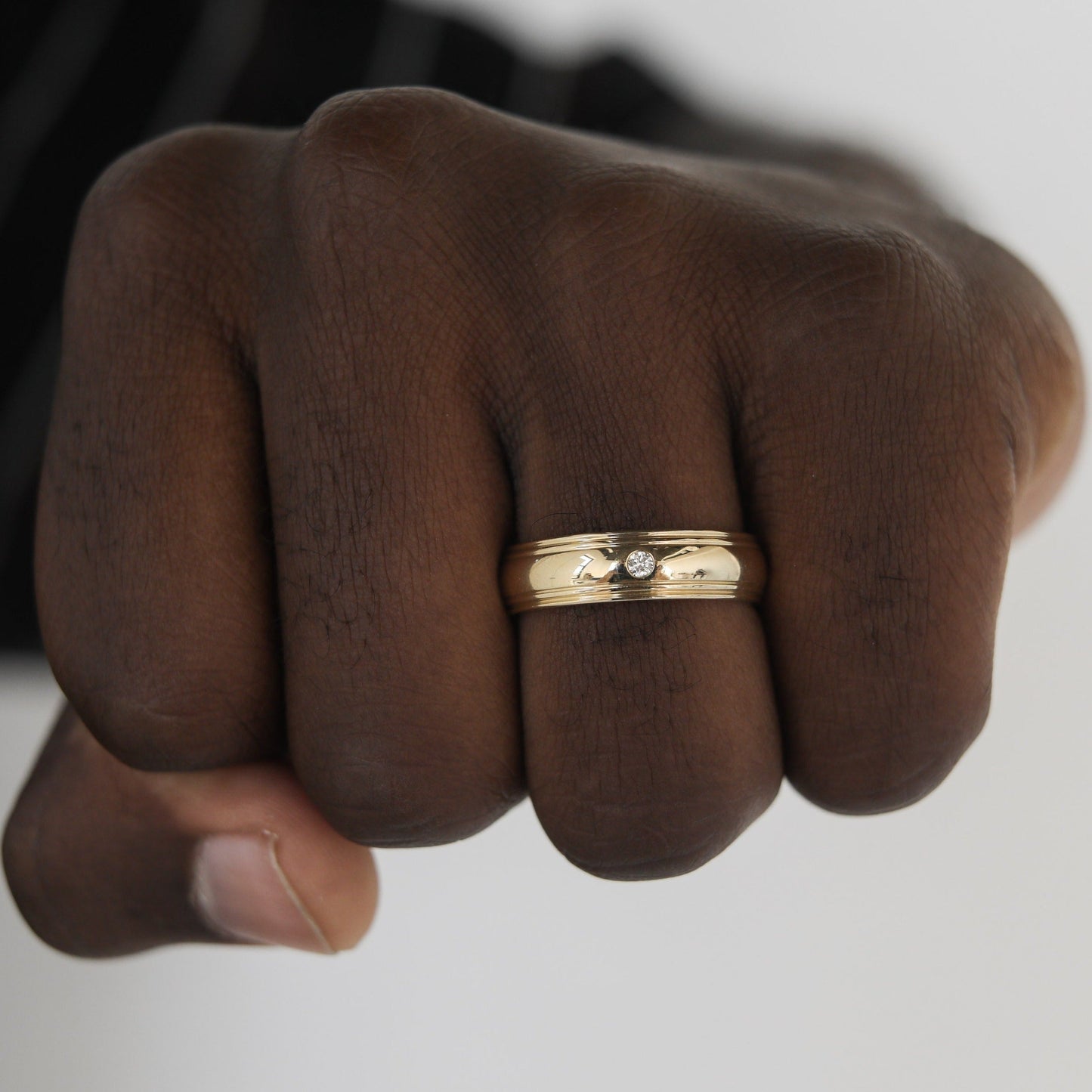 Classic Single Stone Polished Finish Men's Wedding Band - farrellouise
