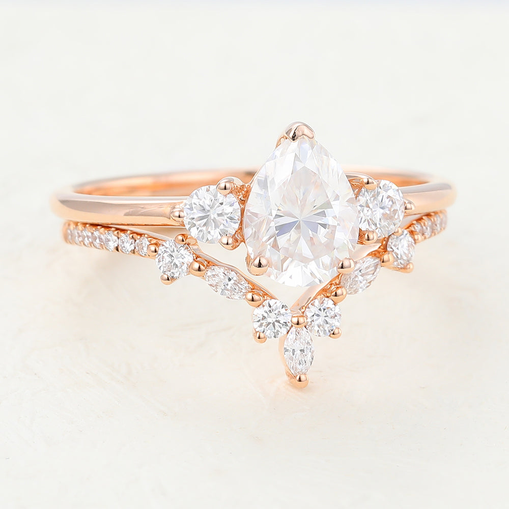 1.0 CT Pear Moissanite Three Stones Bridal Ring Set - farrellouise