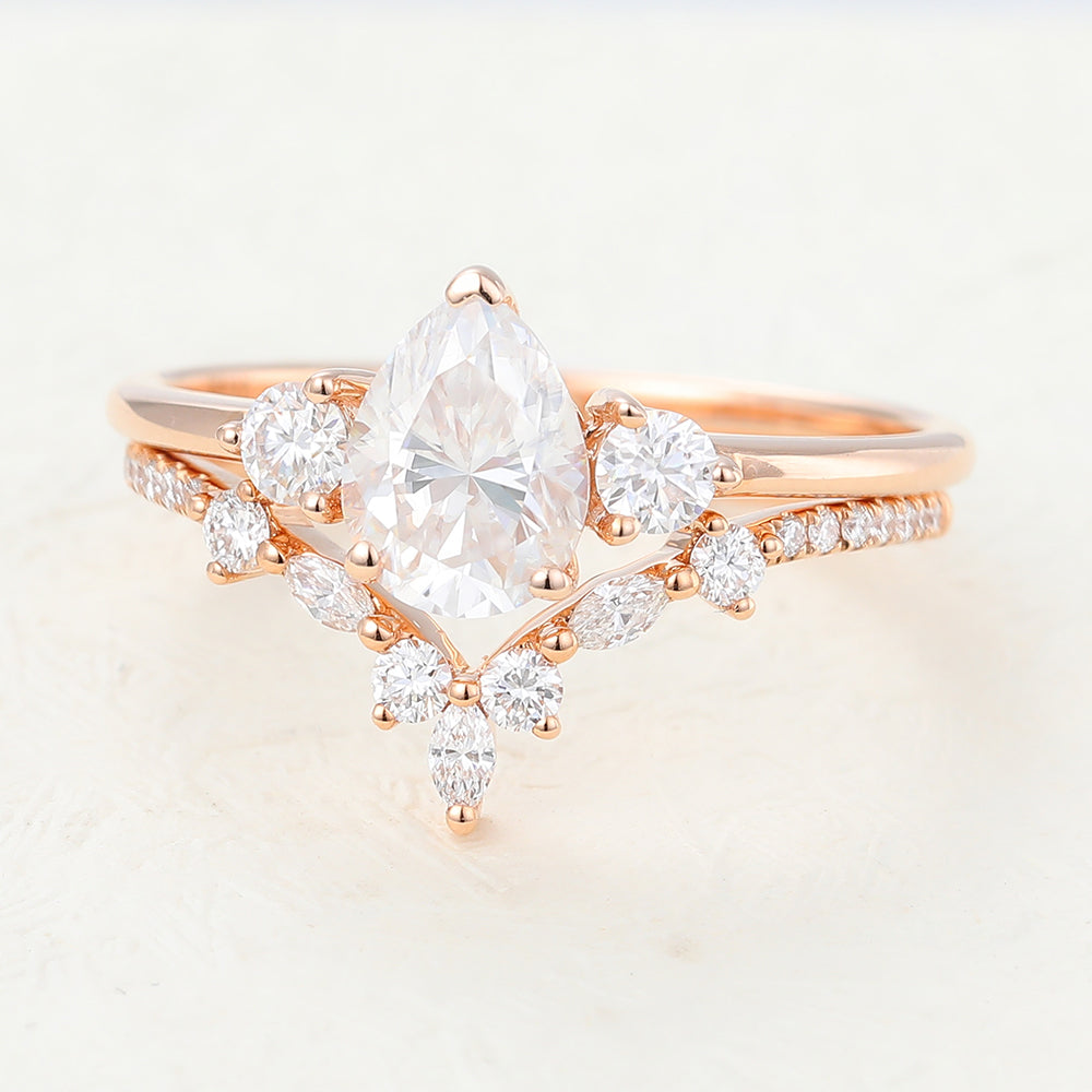 1.0 CT Pear Moissanite Three Stones Bridal Ring Set - farrellouise