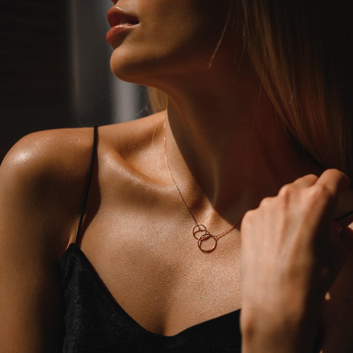 Linked Circles Necklace for Her - farrellouise