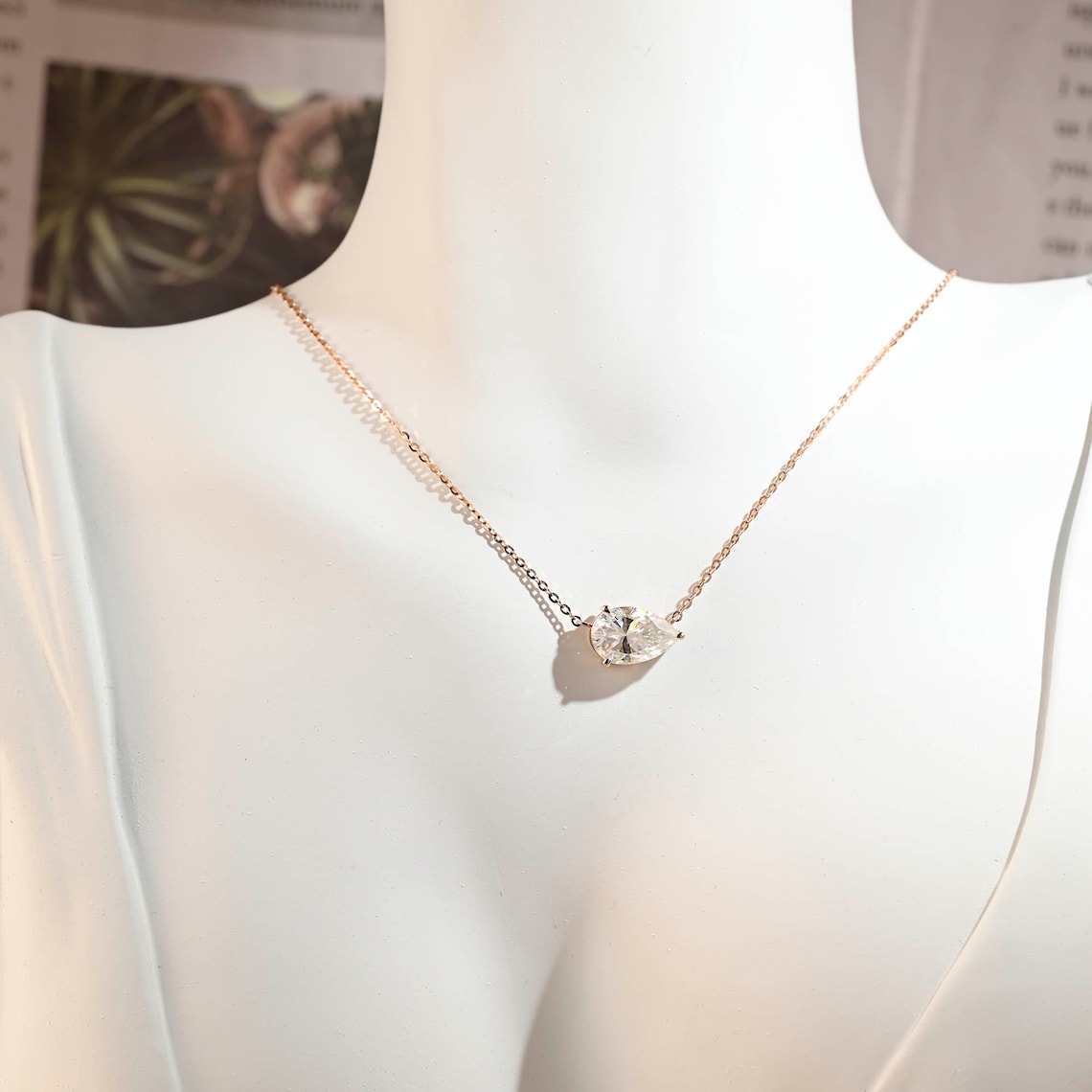 3.0 CT Pear Moissanite Diamond Solitaire Necklace - farrellouise