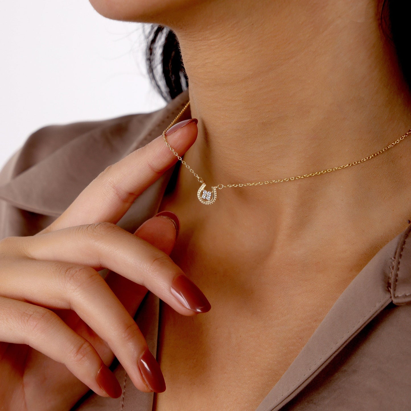 0.10 TCW Round Moissanite Tiny Horseshoe Necklace - farrellouise