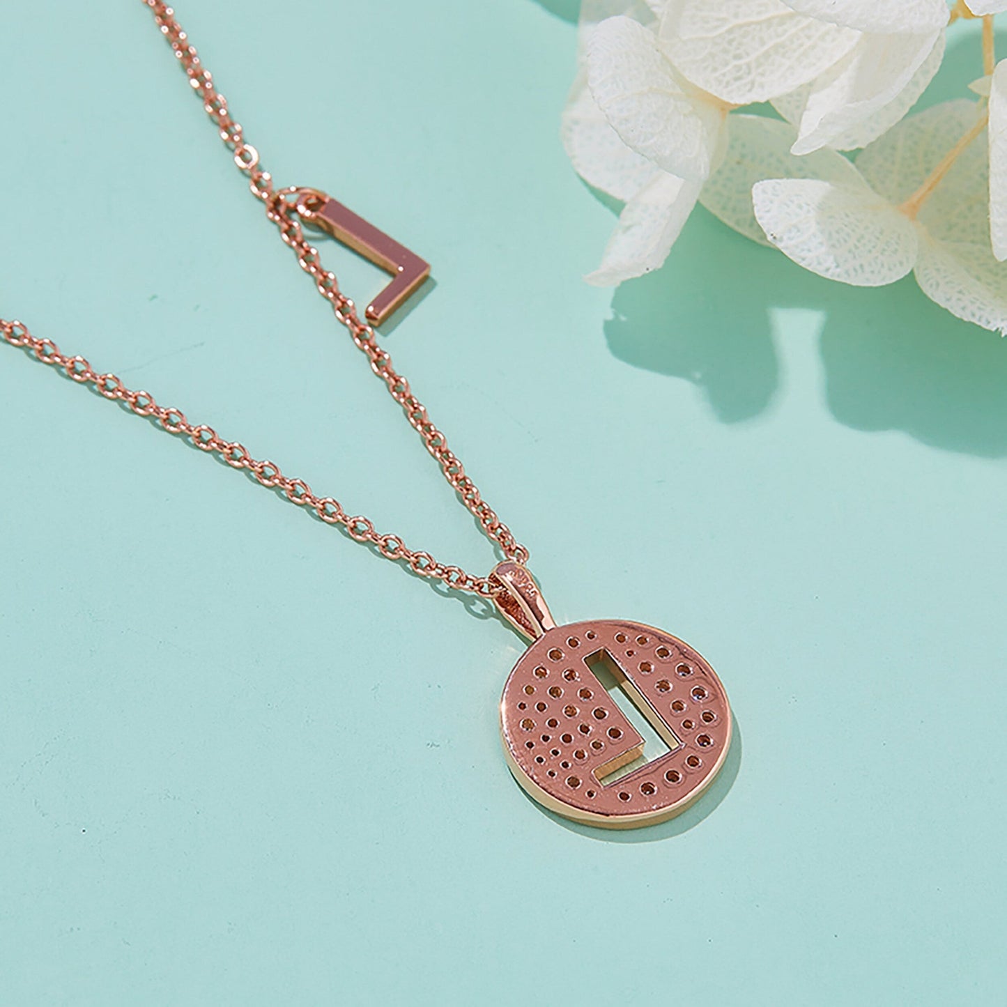 Customized "L" Letter Moissanite Diamond Necklace - farrellouise