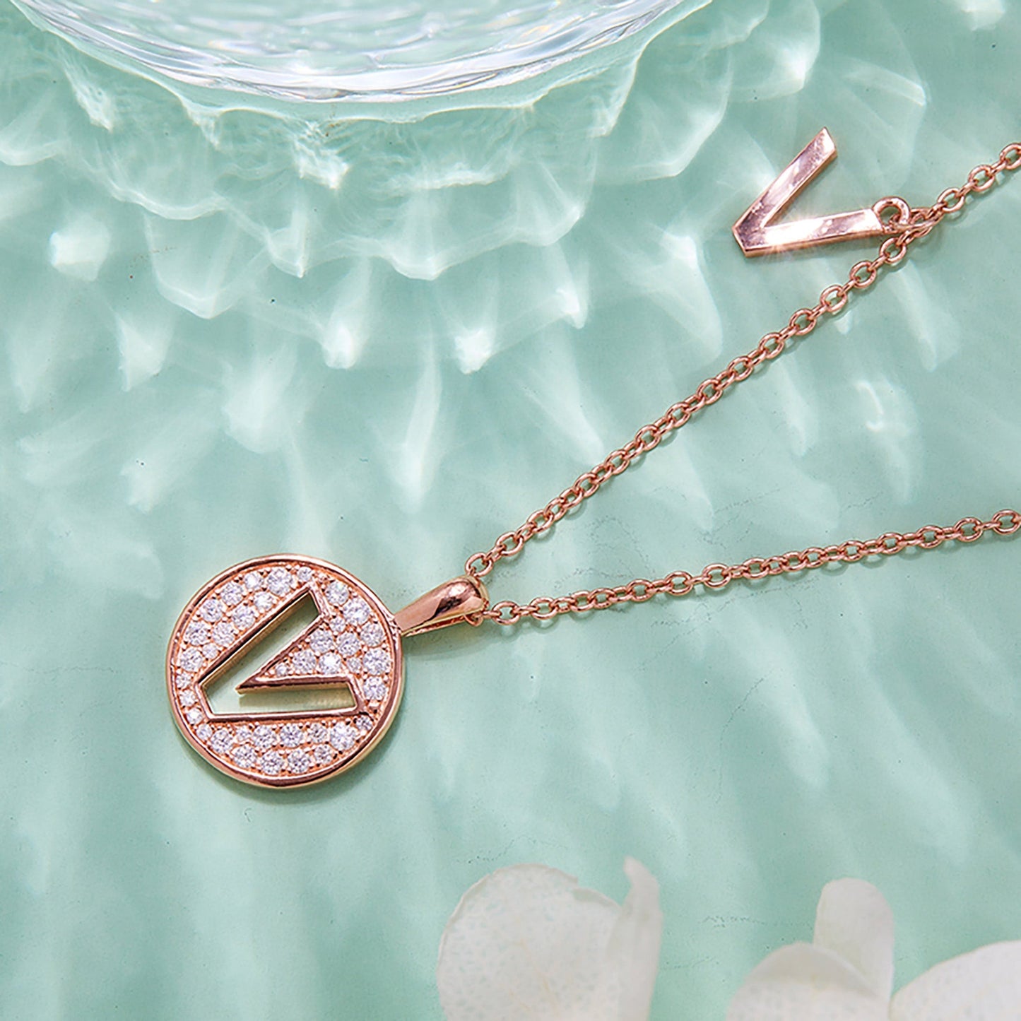 Customized "V" Letter Moissanite Diamond Necklace - farrellouise