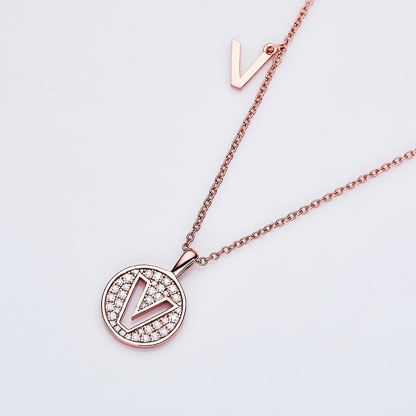 Customized "V" Letter Moissanite Diamond Necklace - farrellouise