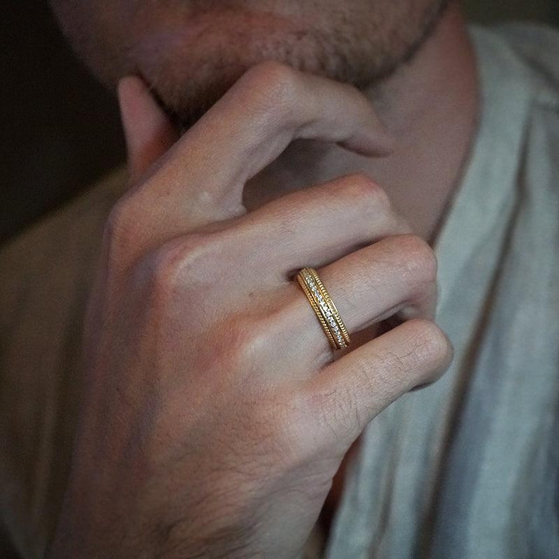 Round Stones Milgrain Men's Wedding Band - farrellouise