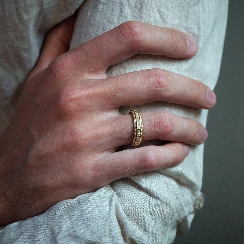 Round Stones Milgrain Men's Wedding Band - farrellouise