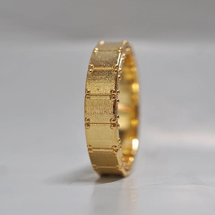 Classic Shield Textured Men's Wedding Band - farrellouise
