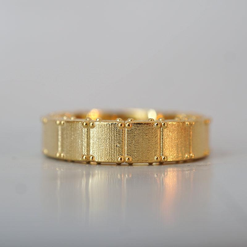 Classic Shield Textured Men's Wedding Band - farrellouise