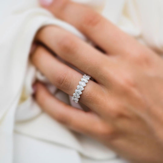 2.76 TCW Oval Shared Prong Moissanite Wedding Band - farrellouise
