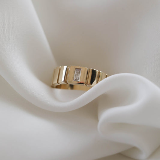 Polished Finish Stone Setting Men's Classic Wedding Band - farrellouise