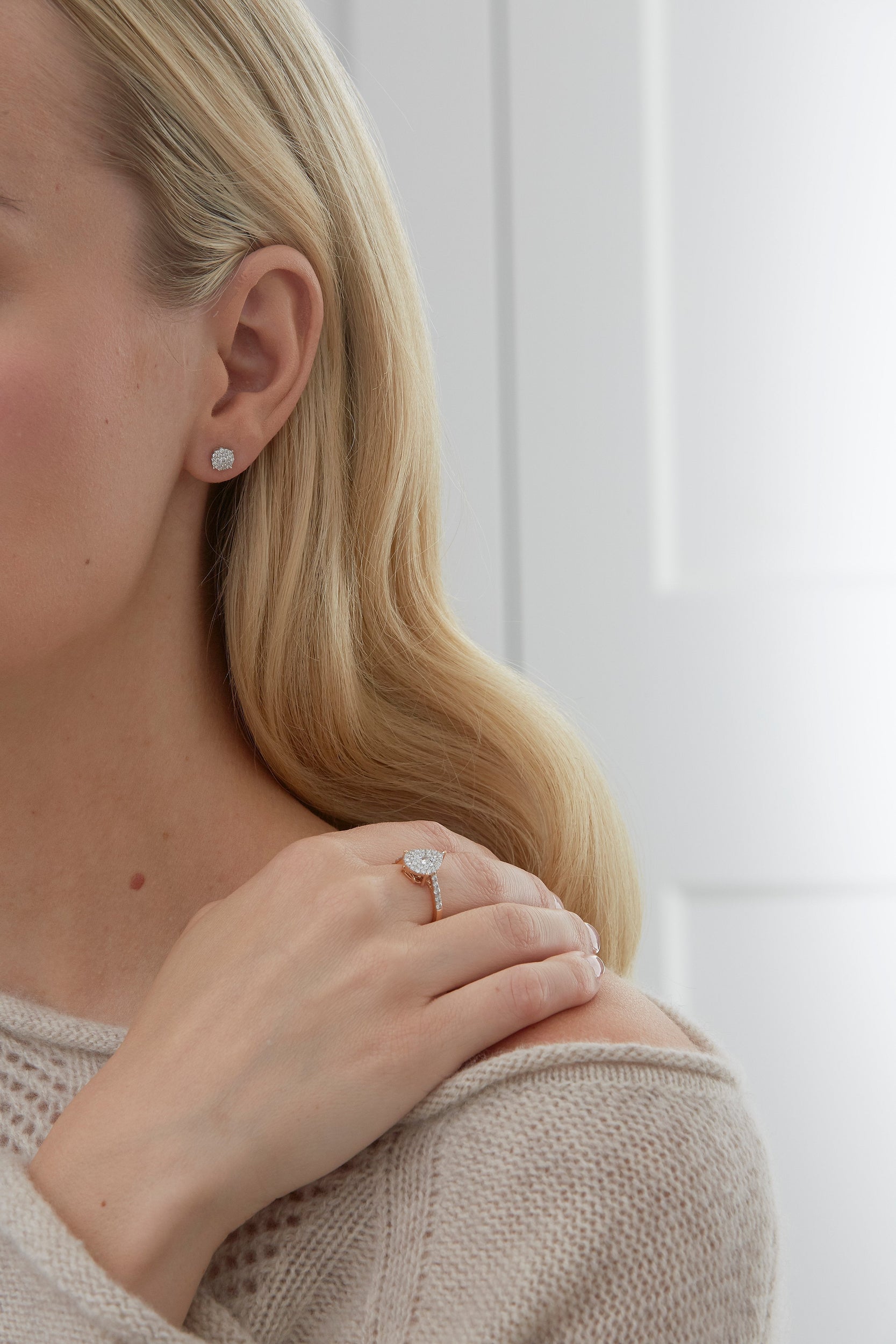 2.0 TCW Round Moissanite Diamond Studs Earrings - farrellouise