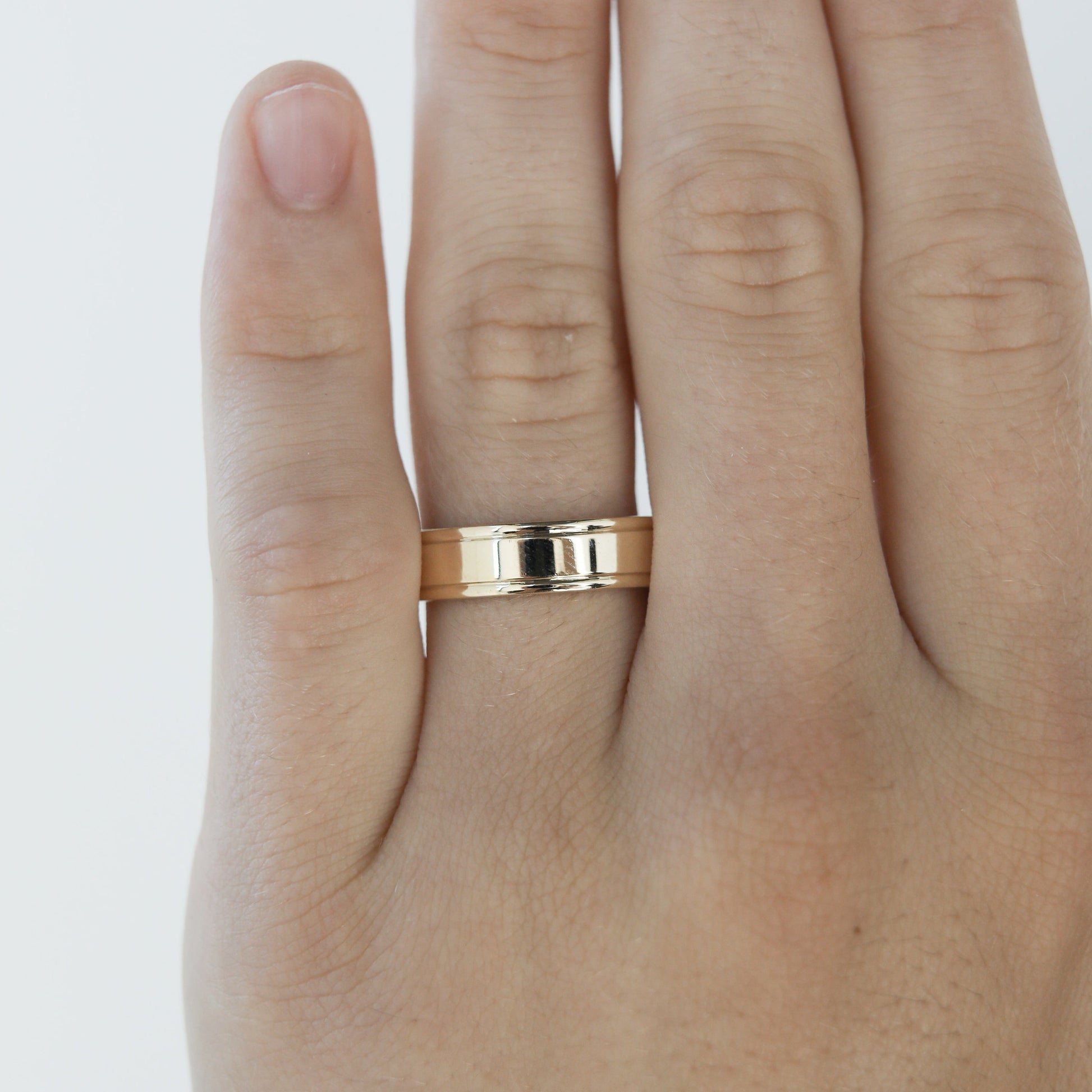 High-Polish Finish Regular Yellow Gold Men's Band - farrellouise