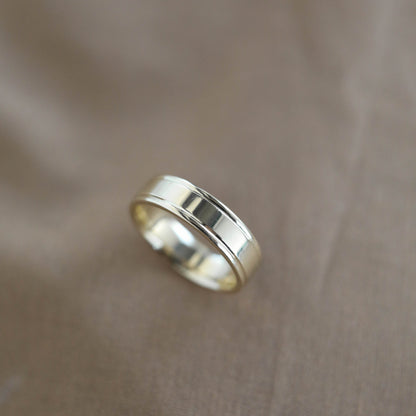 High-Polish Finish Regular Yellow Gold Men's Band - farrellouise
