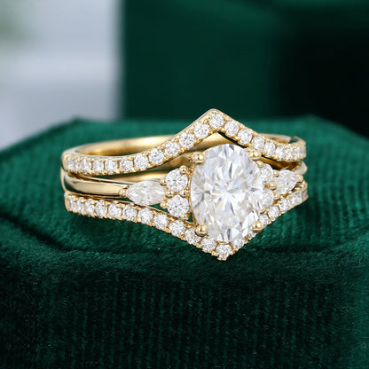 1.33 CT Oval Moissanite Cluster Bridal Ring Set - farrellouise