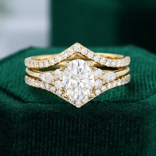 1.33 CT Oval Moissanite Cluster Bridal Ring Set - farrellouise