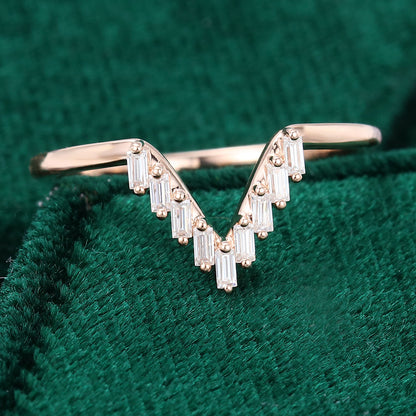 0.15 Baguette Moissanite V-Shaped Wedding Band - farrellouise