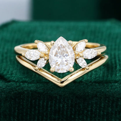 0.69 CT Pear Moissanite Cluster Bridal Ring Set - farrellouise