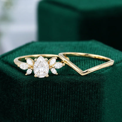 0.69 CT Pear Moissanite Cluster Bridal Ring Set - farrellouise