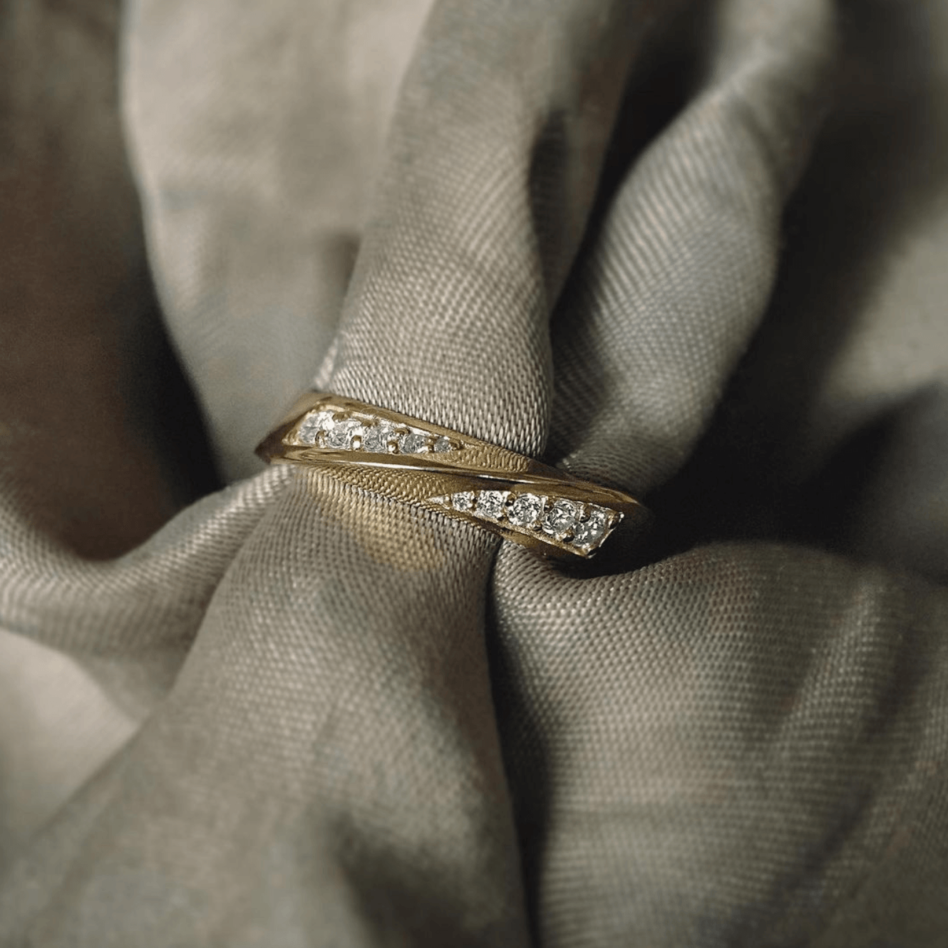Spiral Classic Wedding Band For Men - farrellouise