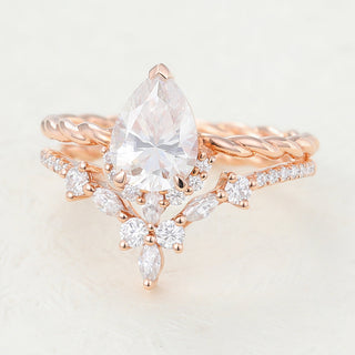 1.0 CT Pear Moissanite Cluster Bridal Ring Set - farrellouise