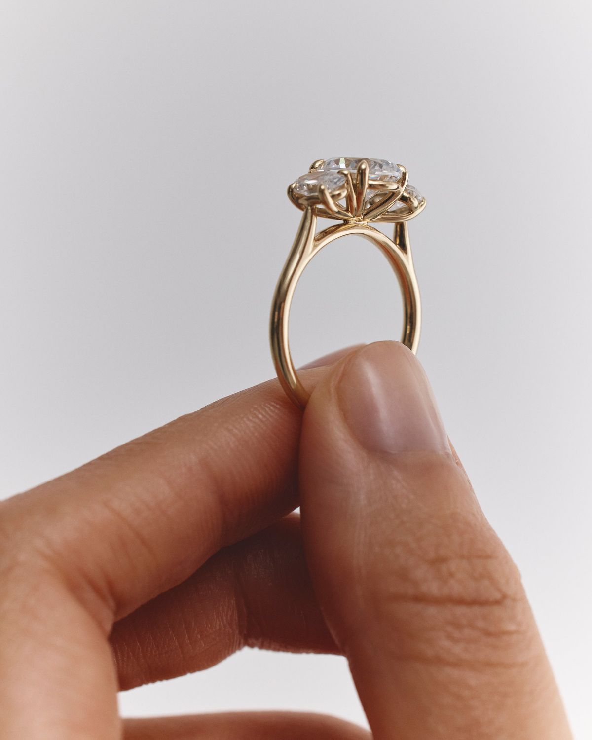 alice_1_5_ct_oval_cut_lab_diamond_signature_trilogy_engagement_ring_3