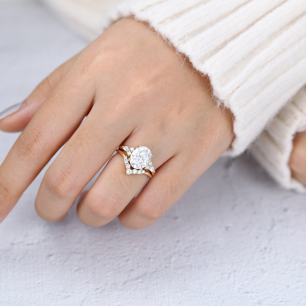 3.0 CT Oval Moissanite Cluster Bridal Ring Set - farrellouise