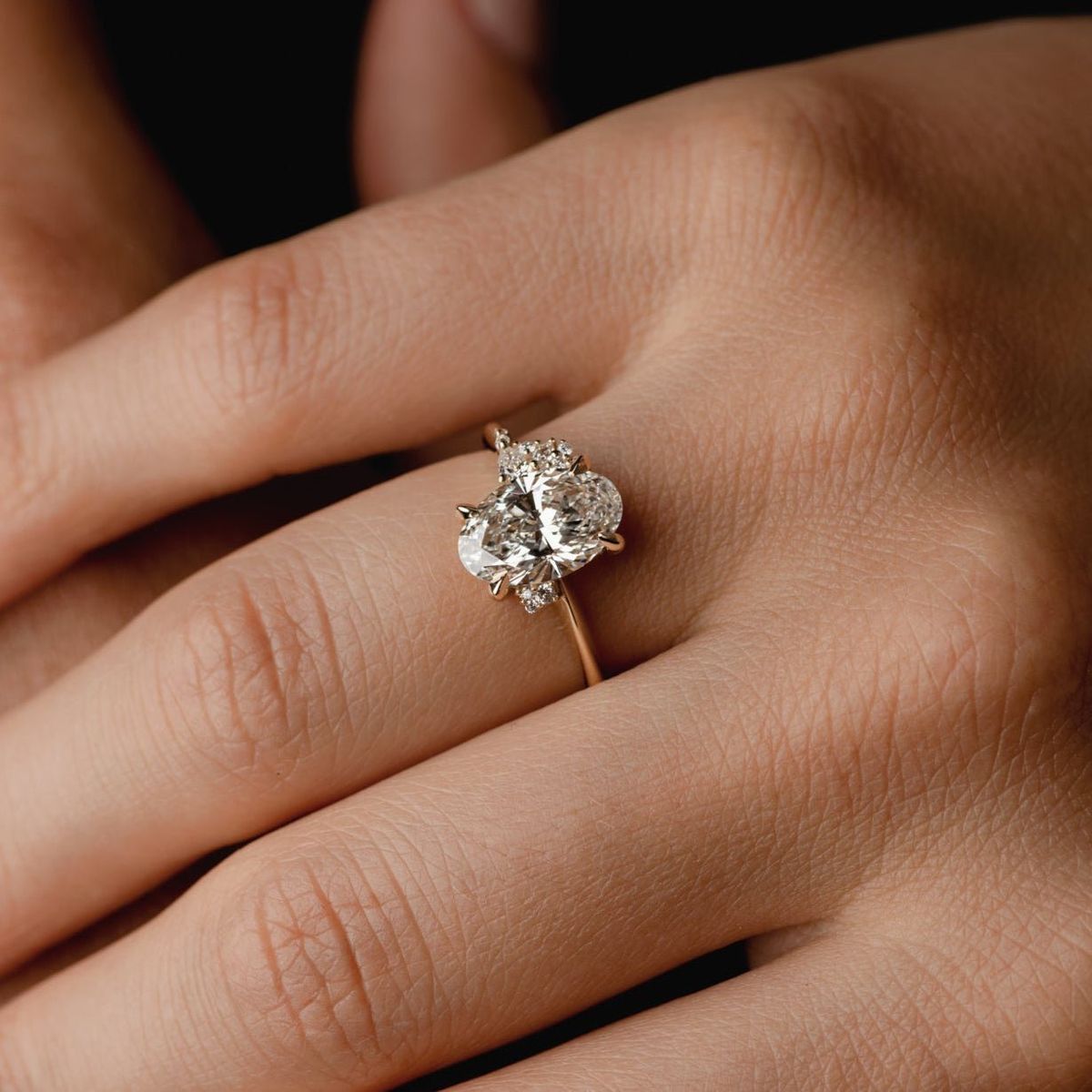 cecilia_2_04_ct_oval_cut_lab_diamond_assymetrical_cluster_engagement_ring_2