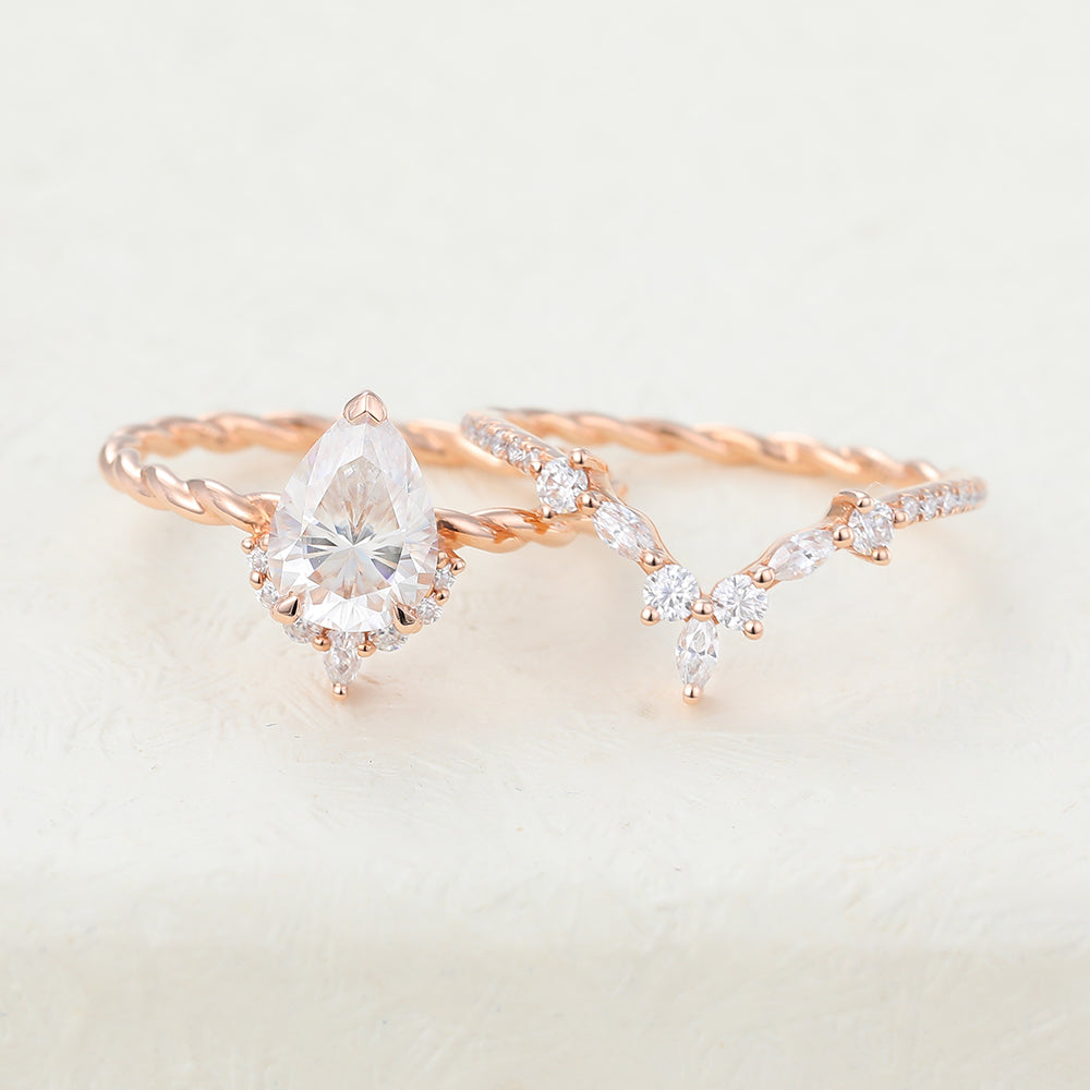 1.0 CT Pear Moissanite Cluster Bridal Ring Set - farrellouise