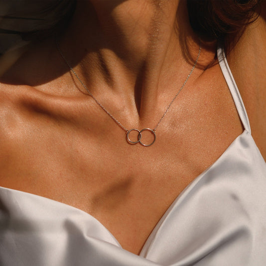 Linked Circles Necklace for Her - farrellouise