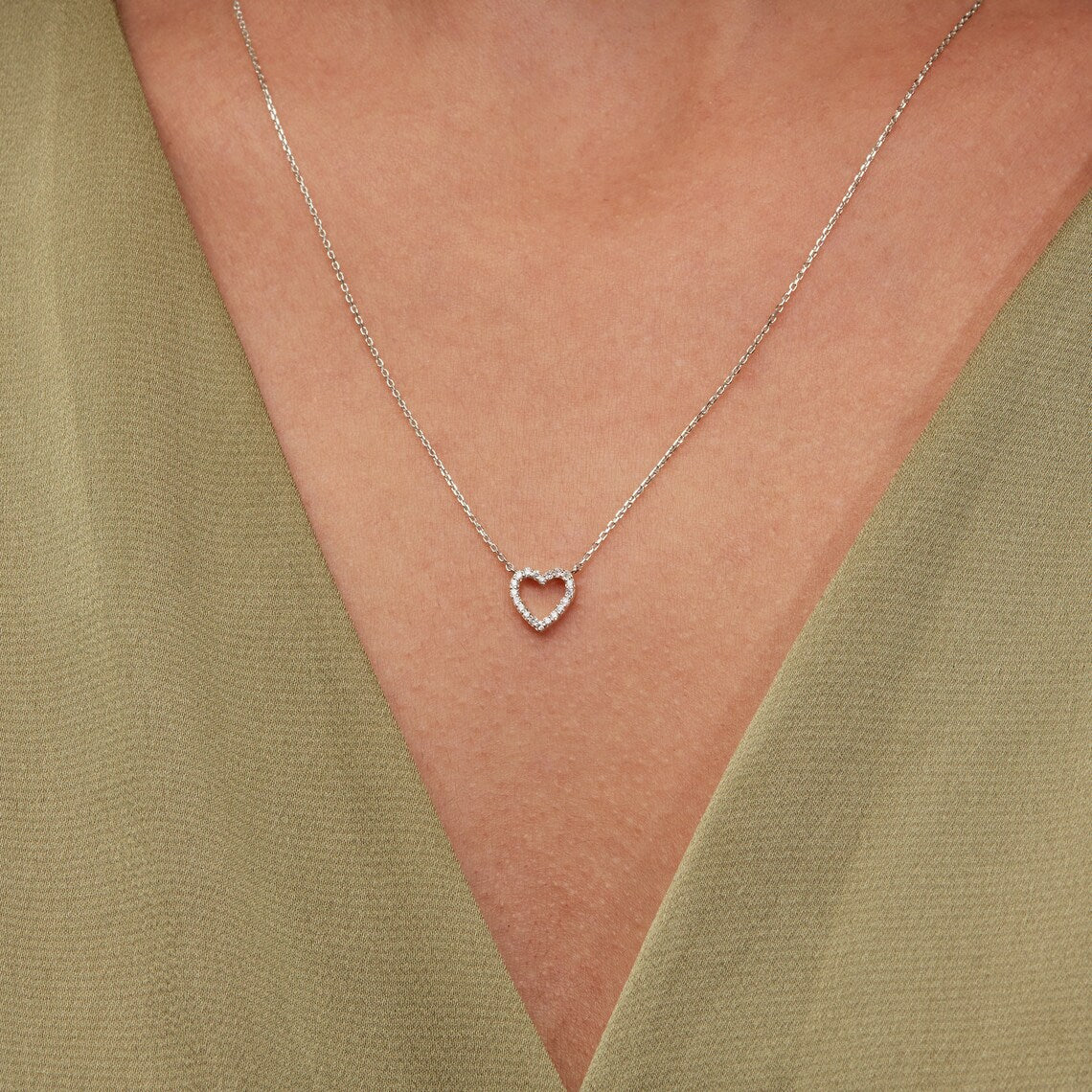 0.13 TCW Round Moissanite Diamond Heart Shaped Necklace - farrellouise