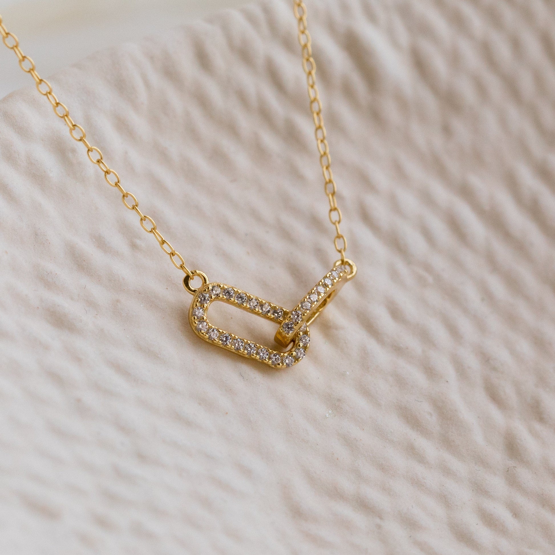 0.20 TCW Round Moissanite Linked Pendant Necklace - farrellouise