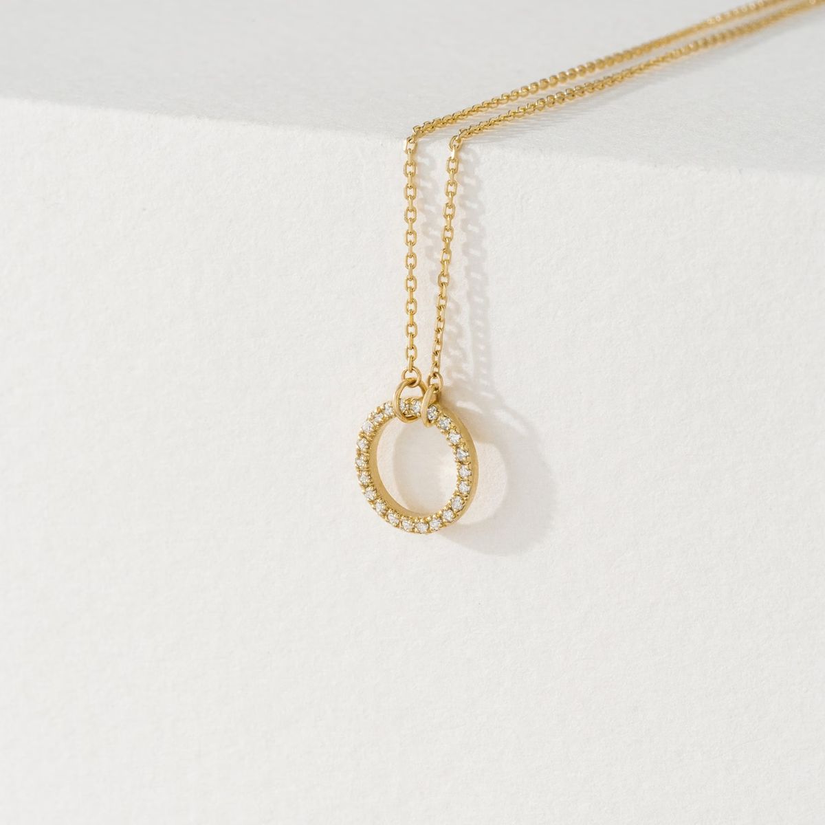 ingrid_open_circle_halo_lab_grown_diamond_necklace_4