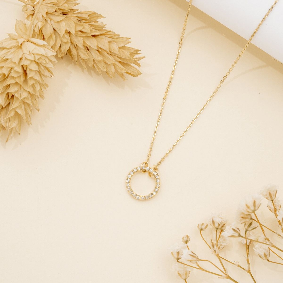 ingrid_open_circle_halo_lab_grown_diamond_necklace_7