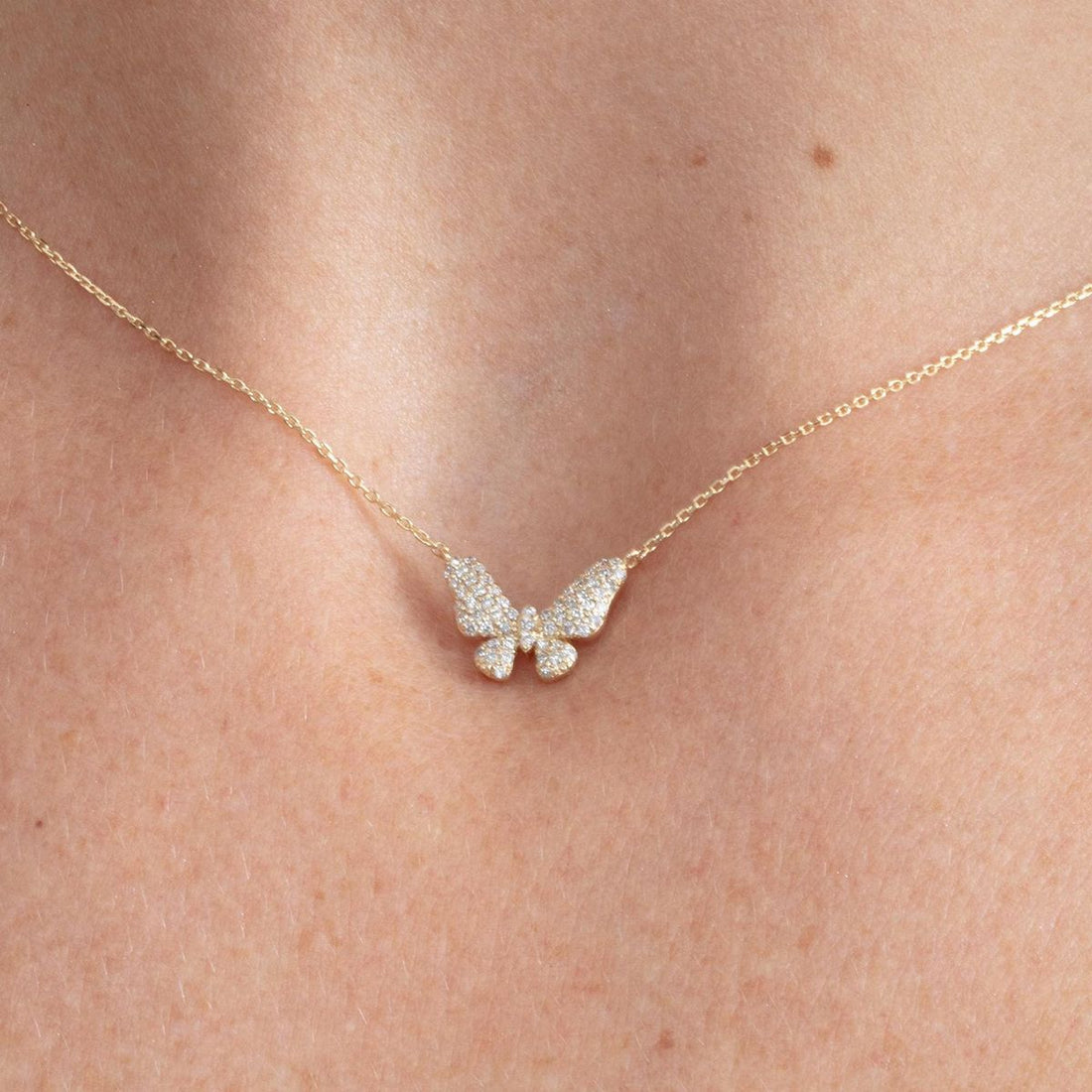 iris_round_pave_butterfly_lab_grown_diamond_necklace_1