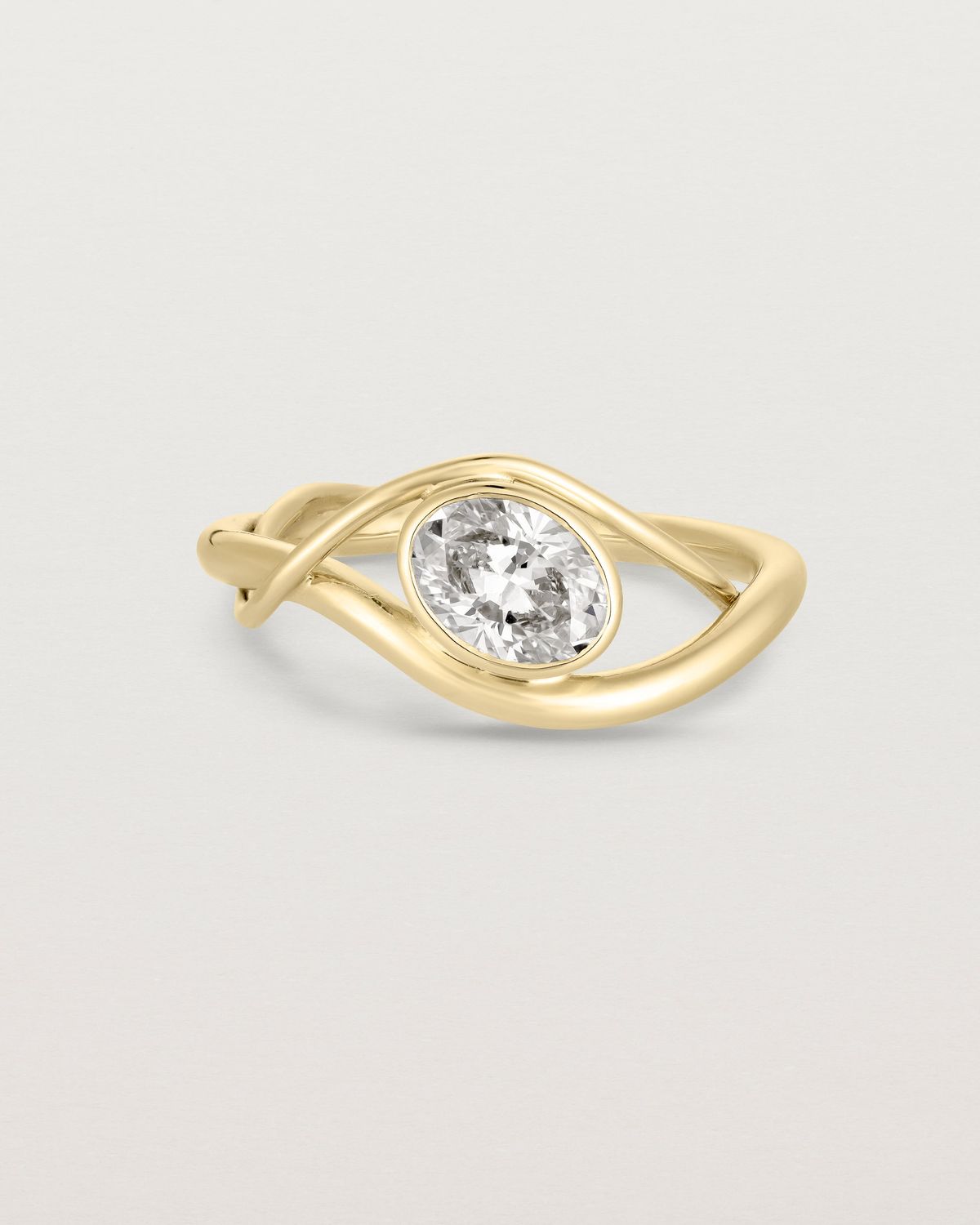 octavia_oval_cut_lab_diamond_solitaire_ring_with_fluid_band_1