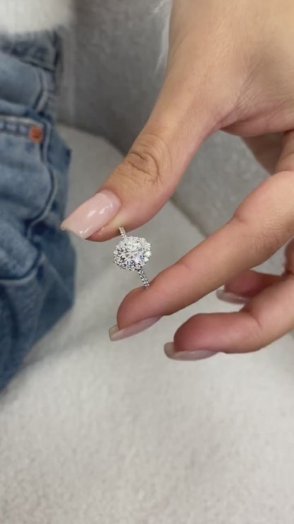 1.0 CT Round Moissanite Halo Engagement Ring With Pave Setting