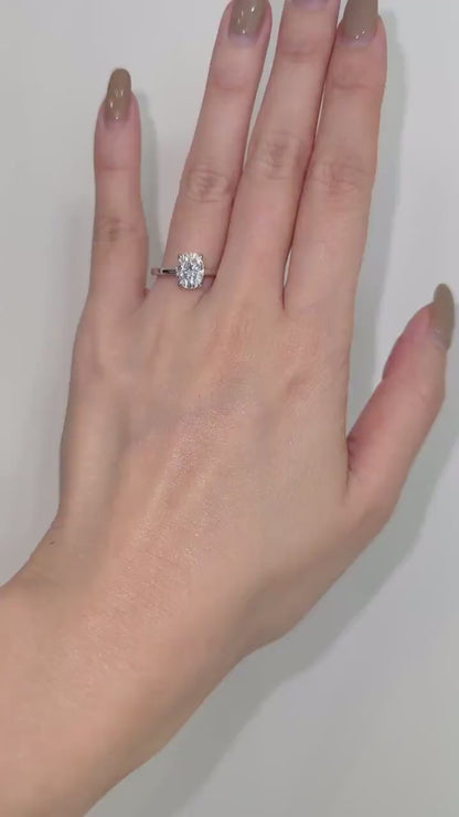 2.0 CT Oval Moissanite Solitaire Engagement Ring