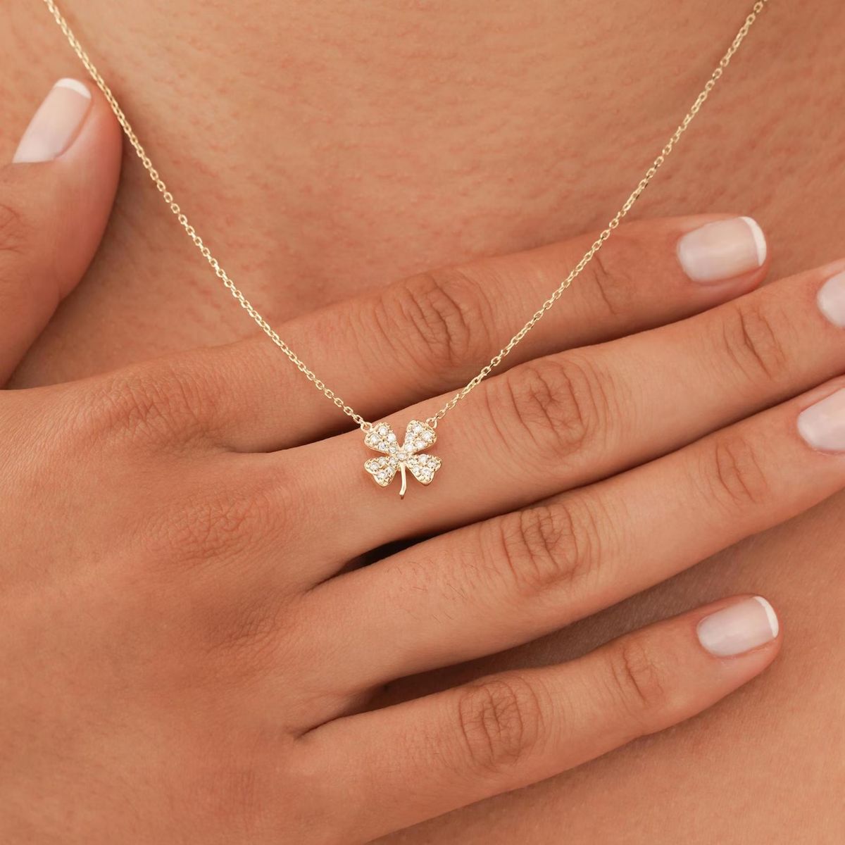 saoirse_pave_four_leaf_clover_lab_grown_diamond_necklace_2