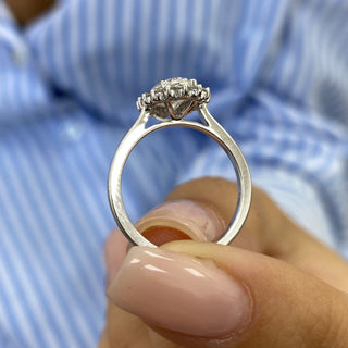 1.0 CT Oval Moissanite Halo Engagement Ring